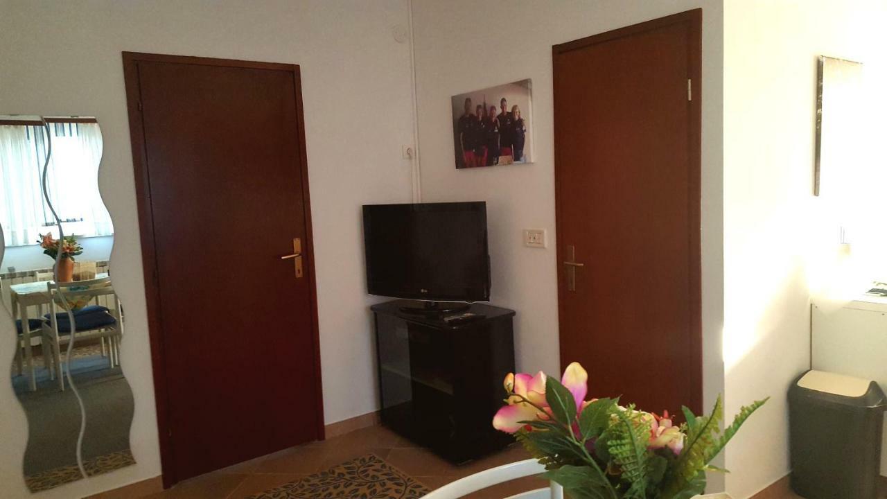 Apartments Ghedas Πόρετς Εξωτερικό φωτογραφία